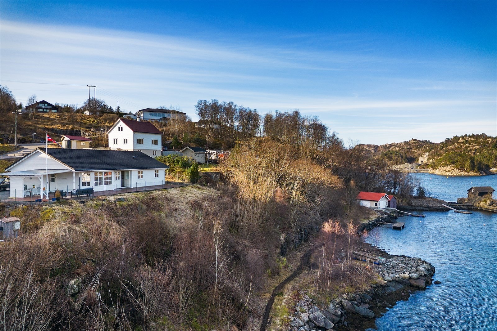 - Boligen byr på en fantastisk utsikt som kan nytes året rundt - Galleribilde