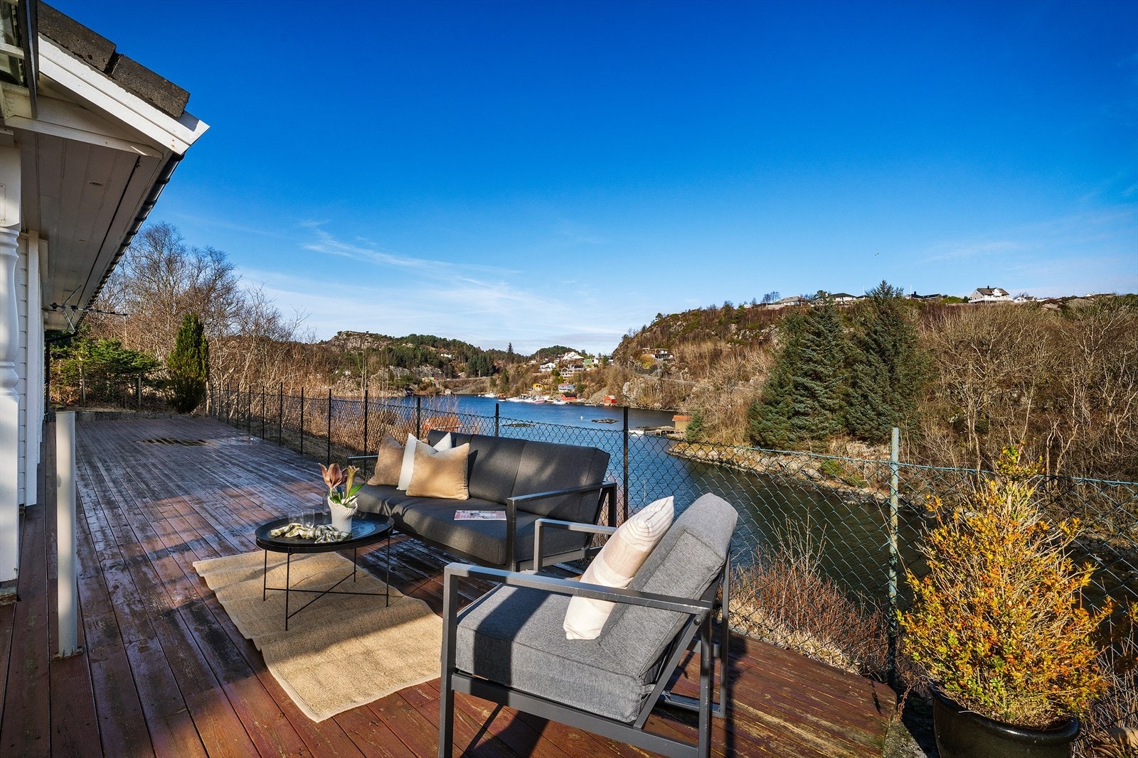 - Enebolig passende flere ulike livsfaser, med trappefri adkomst og alt på ett plan - Galleribilde