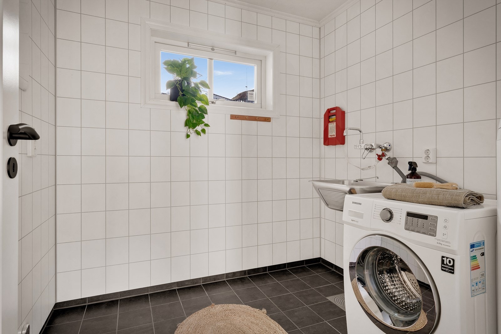 - Eget helfliset vaskerom gir en ryddig og funksjonell løsning i hverdagen - Galleribilde