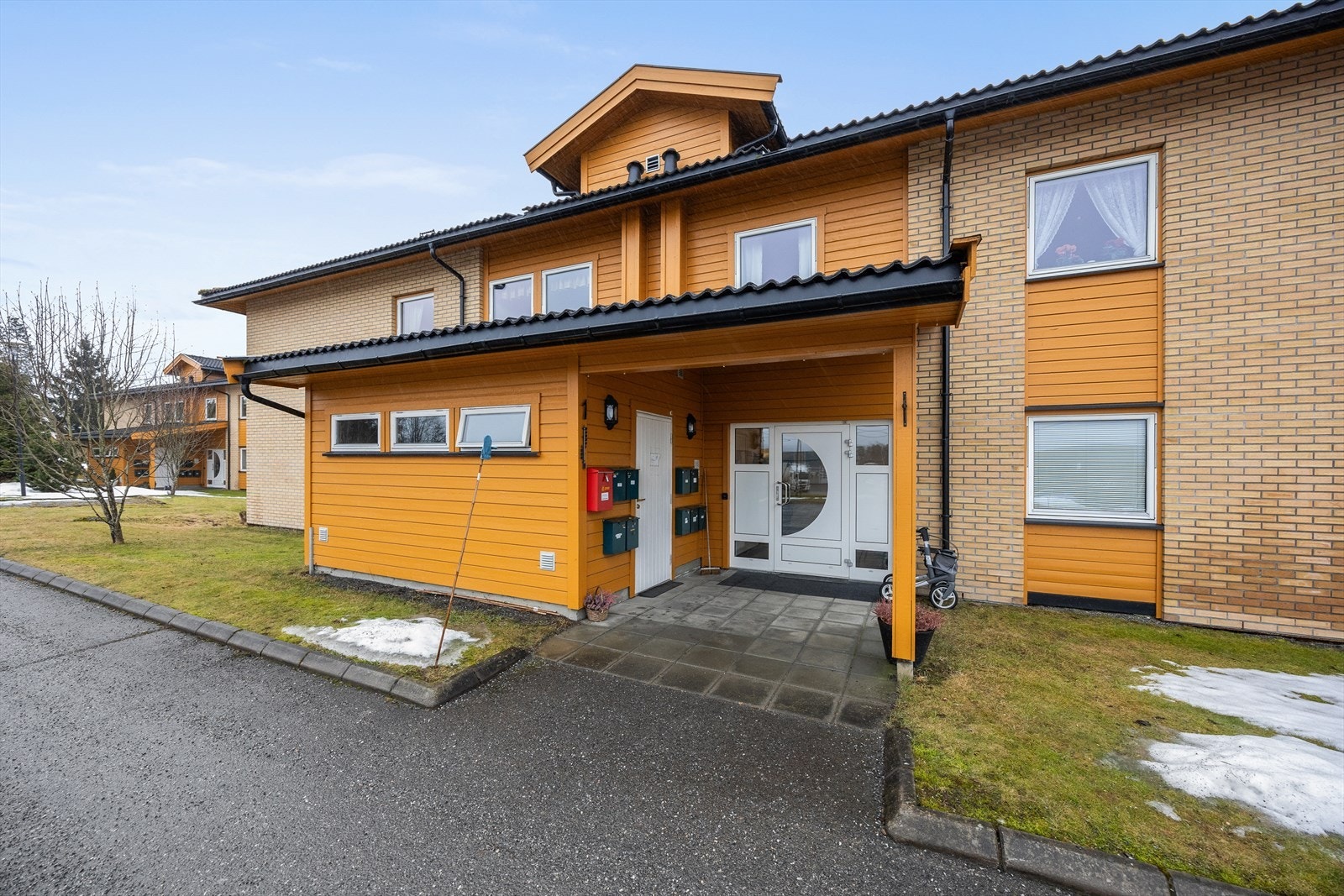 Det er enkel adkomst via felles oppgang med heis. Galleribilde