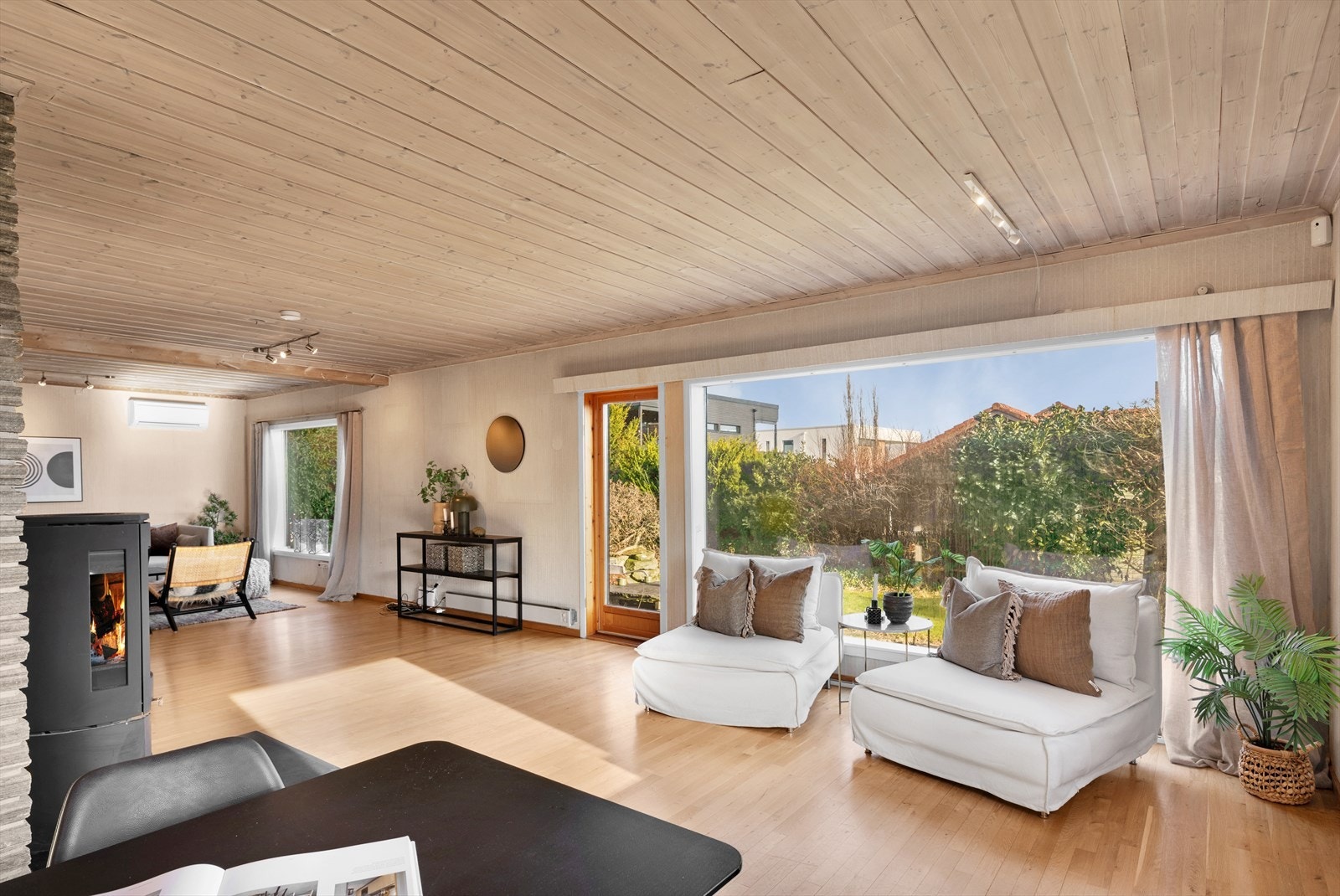 Stue - store vindusflater Galleribilde