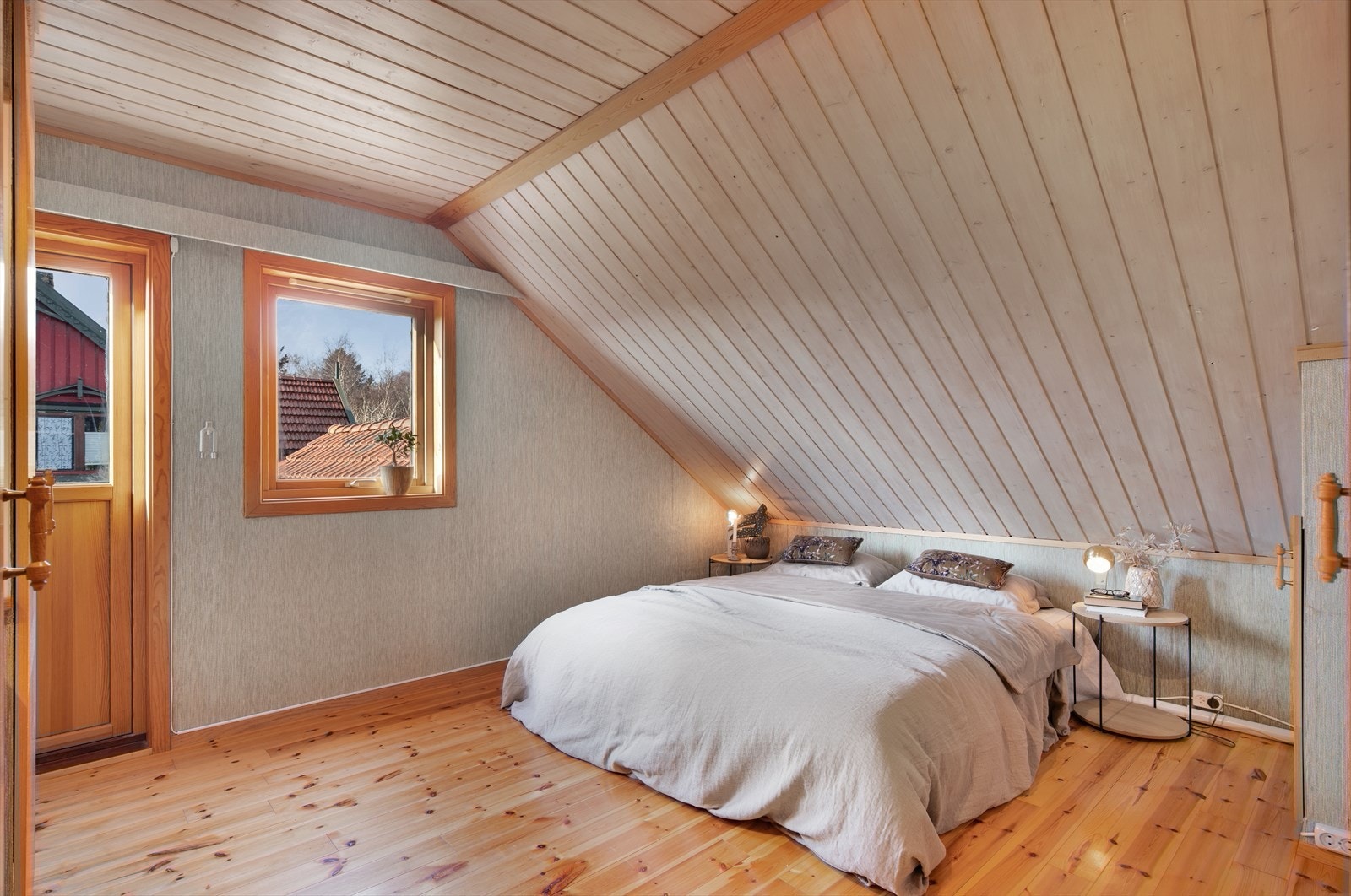 Soverom 2 med utgang til balkong Galleribilde