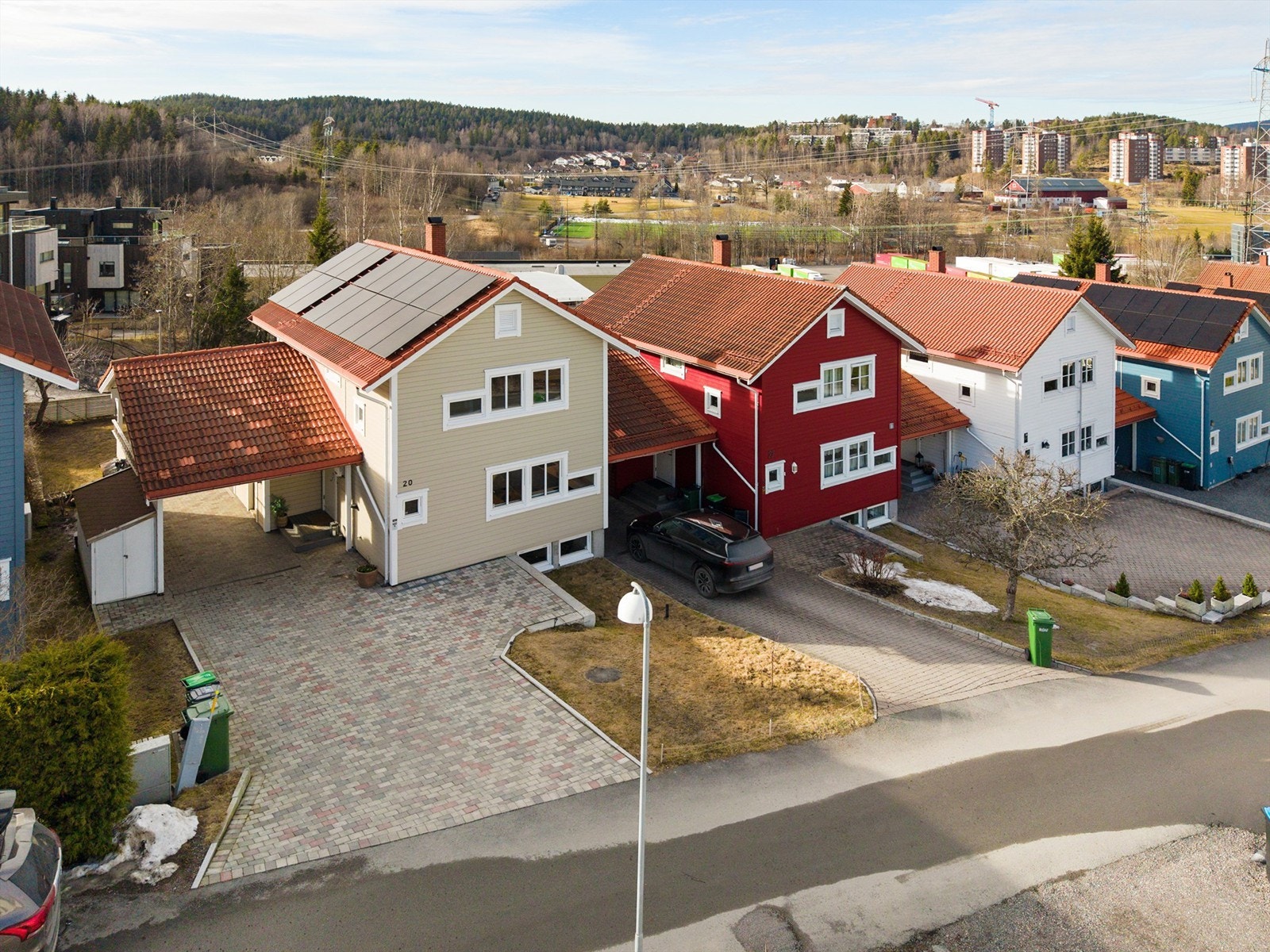 Solcelleanlegget på ca. 7 kW ble installert i 2022 og bidrar til redusert energiforbruk. Galleribilde