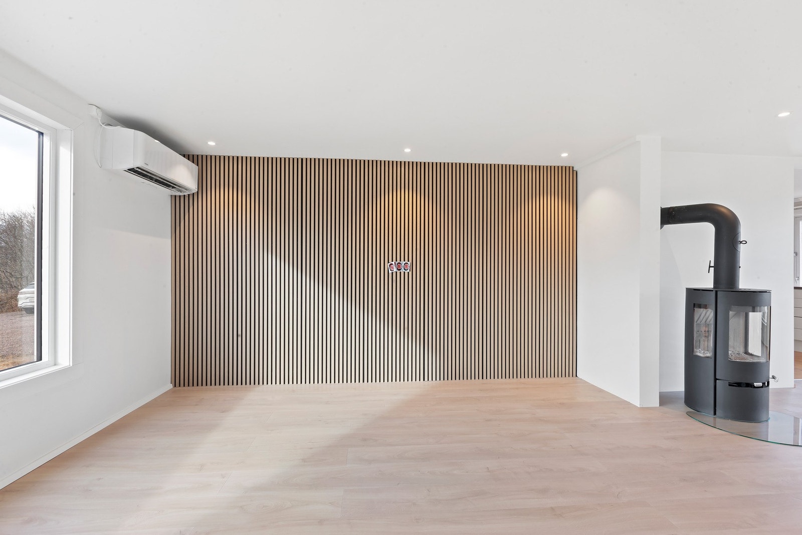 I stuen er det montert varmepumpe. Galleribilde