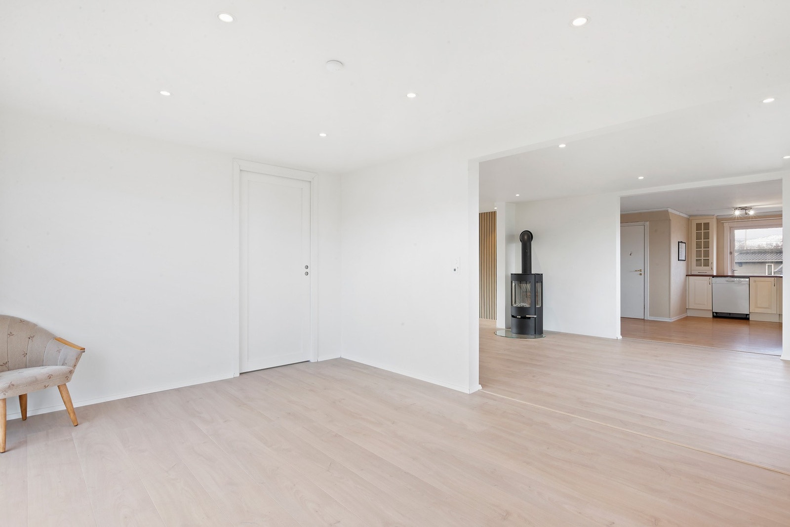 Her er det plass til å ha et stort spisebord. Galleribilde