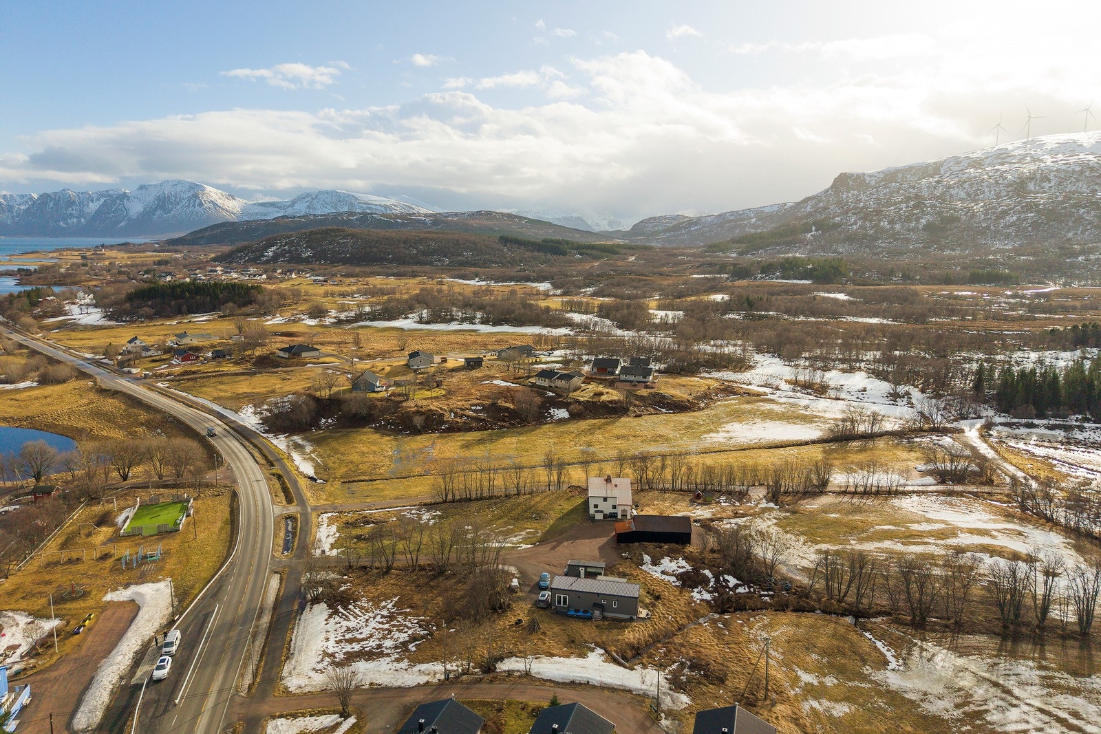 Flotte turområder rett utenfor døren. Gapahuk i nærheten, samt det legges opp skiløype på vinteren. Galleribilde