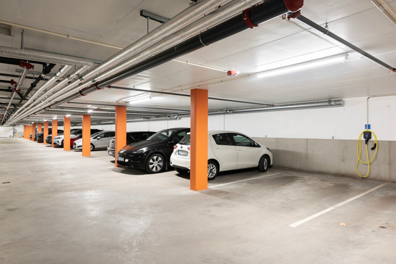 Egen parkeringsplass. Galleribilde