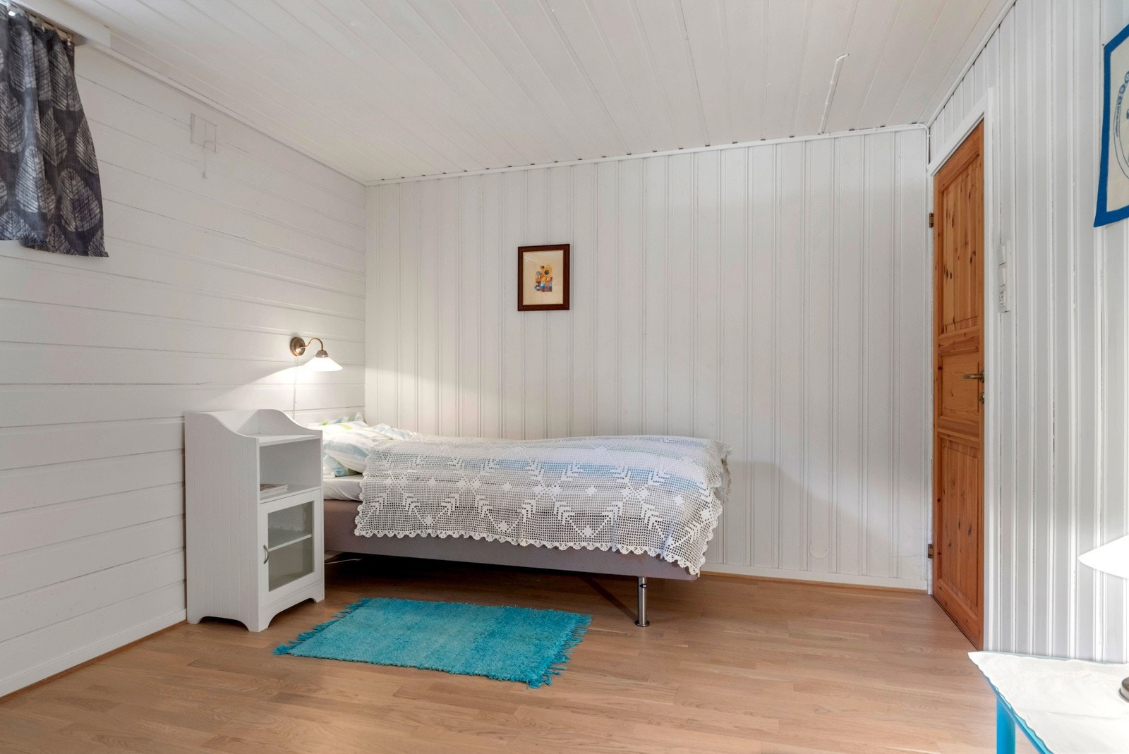 Det er 2 innredede rom i kjeller som benyttes som soverom (ikke byggegodkjent som soverom). Galleribilde