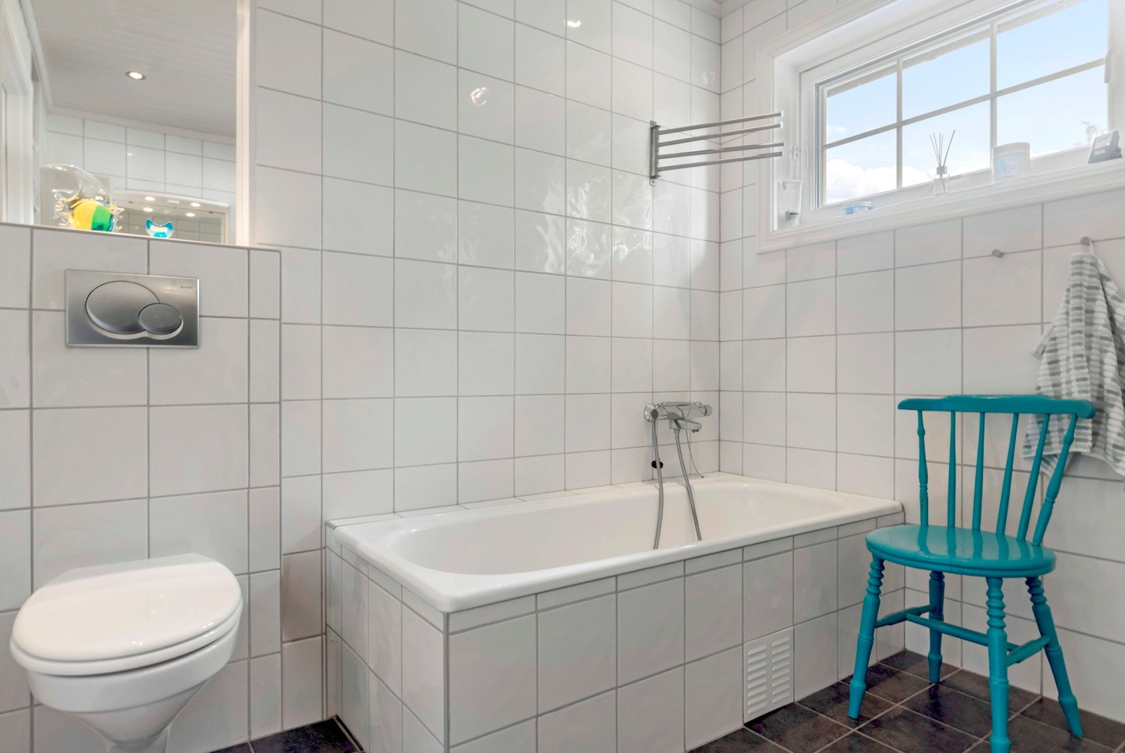 Badet i hovedetasjen er ca. 6m². Galleribilde