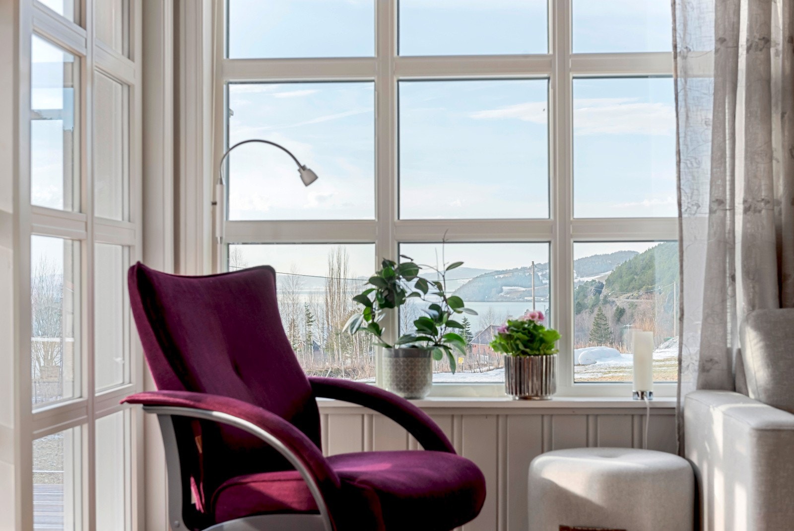 Fine vindusflater og hyggelig utsyn. Galleribilde