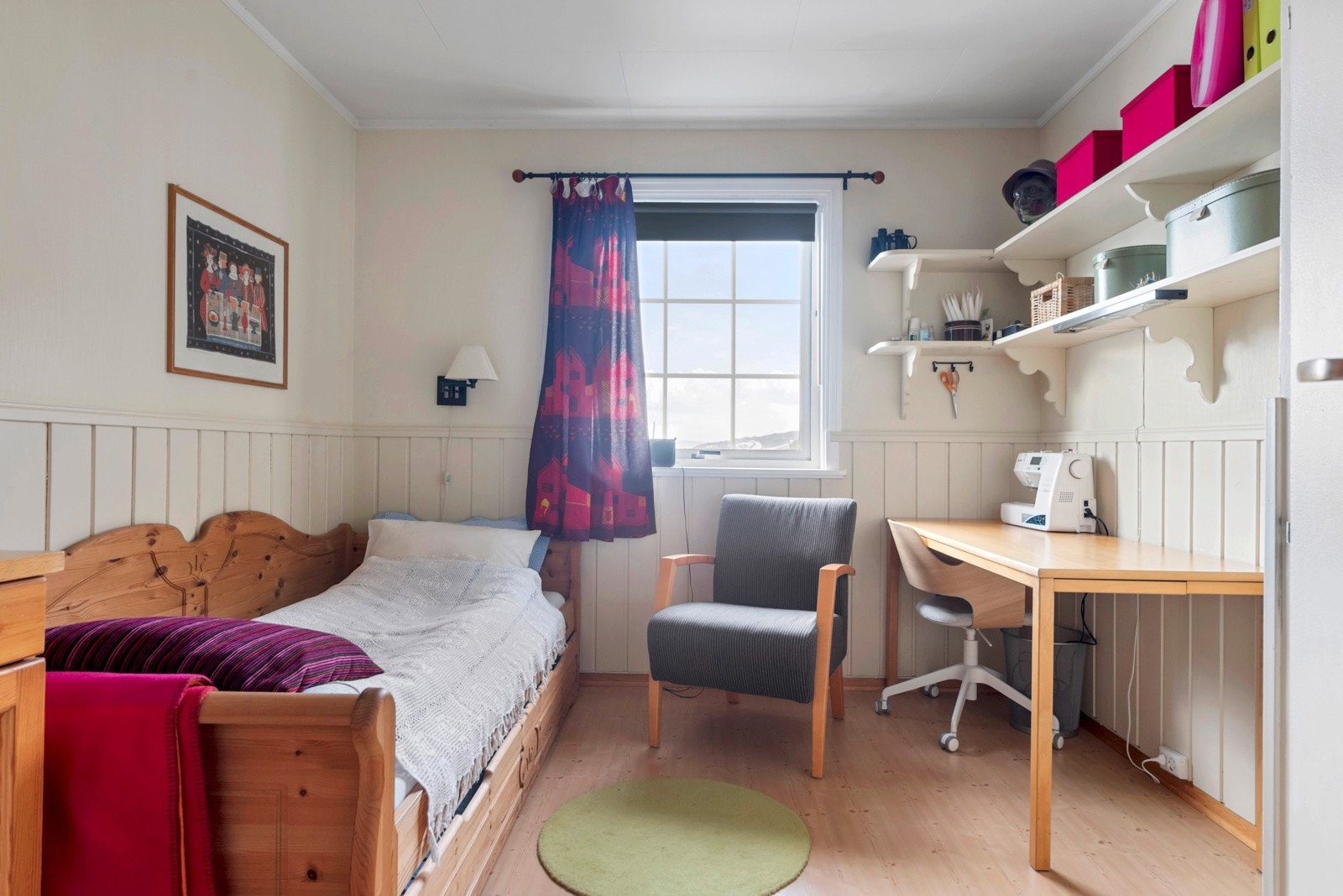 Soverom 9,5m² hovedetasje. Galleribilde