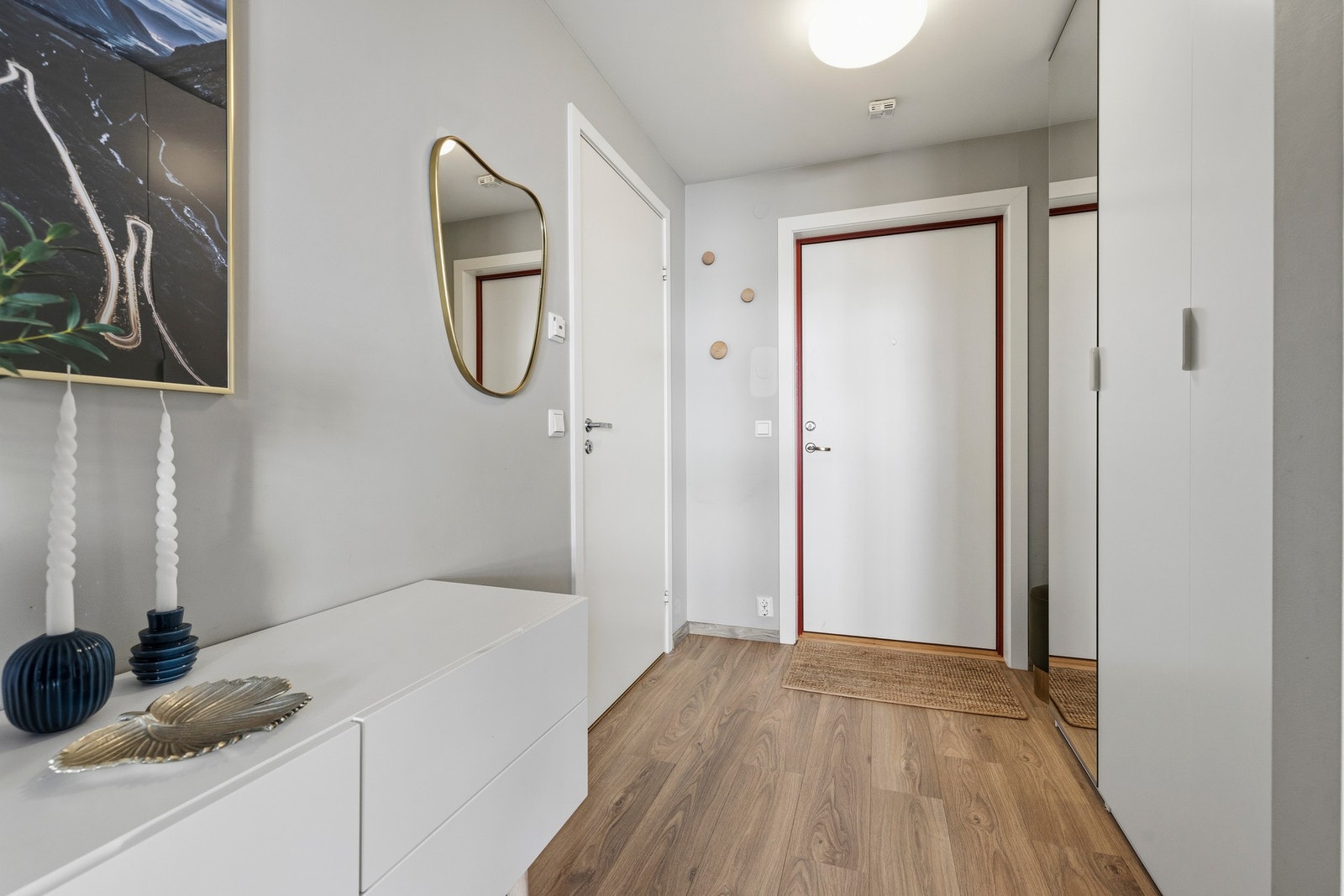 Entreen er av god størrelse og gir deg et godt førsteinntrykk. Galleribilde