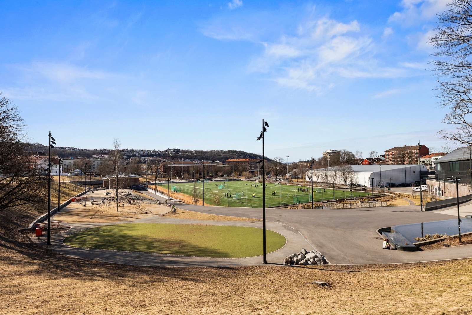 Kort vei til Jordal Amfi. Galleribilde