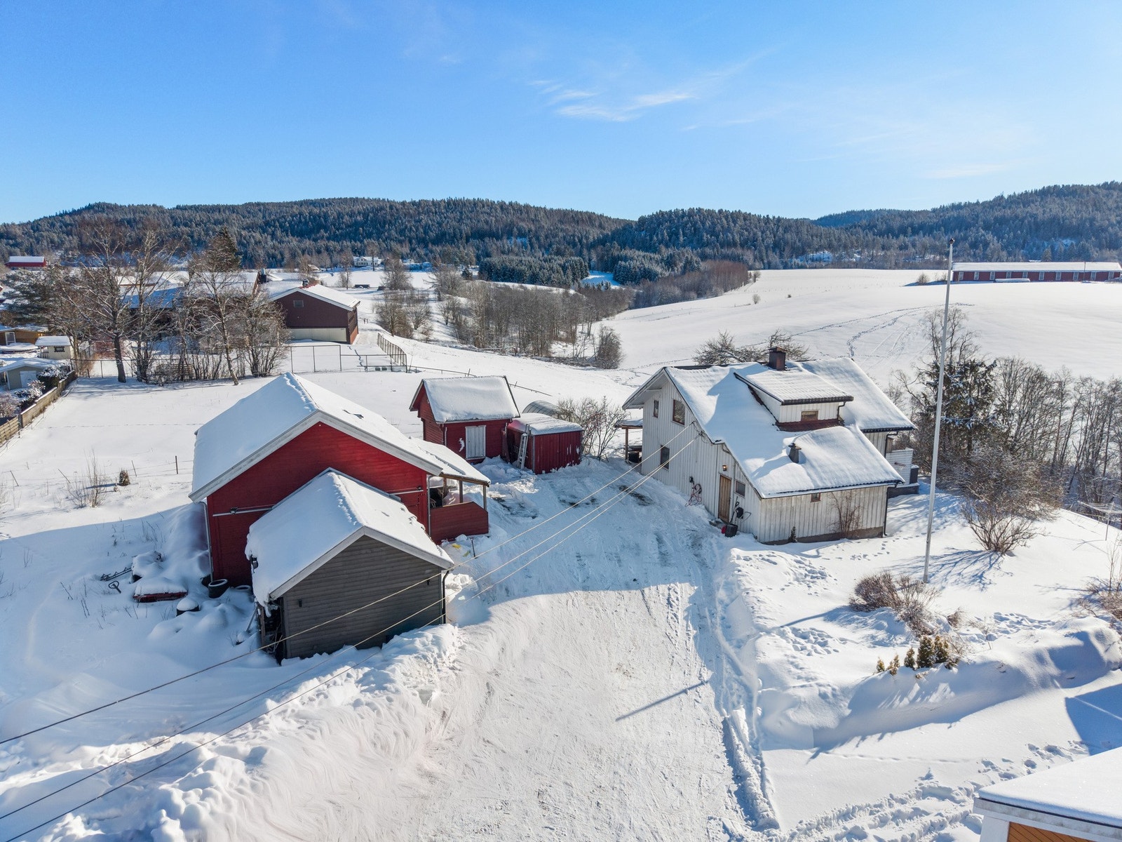 Magnus Grasmo v/EIE eiendomsmegling har gleden av å presentere Stensrudveien 4E! Galleribilde