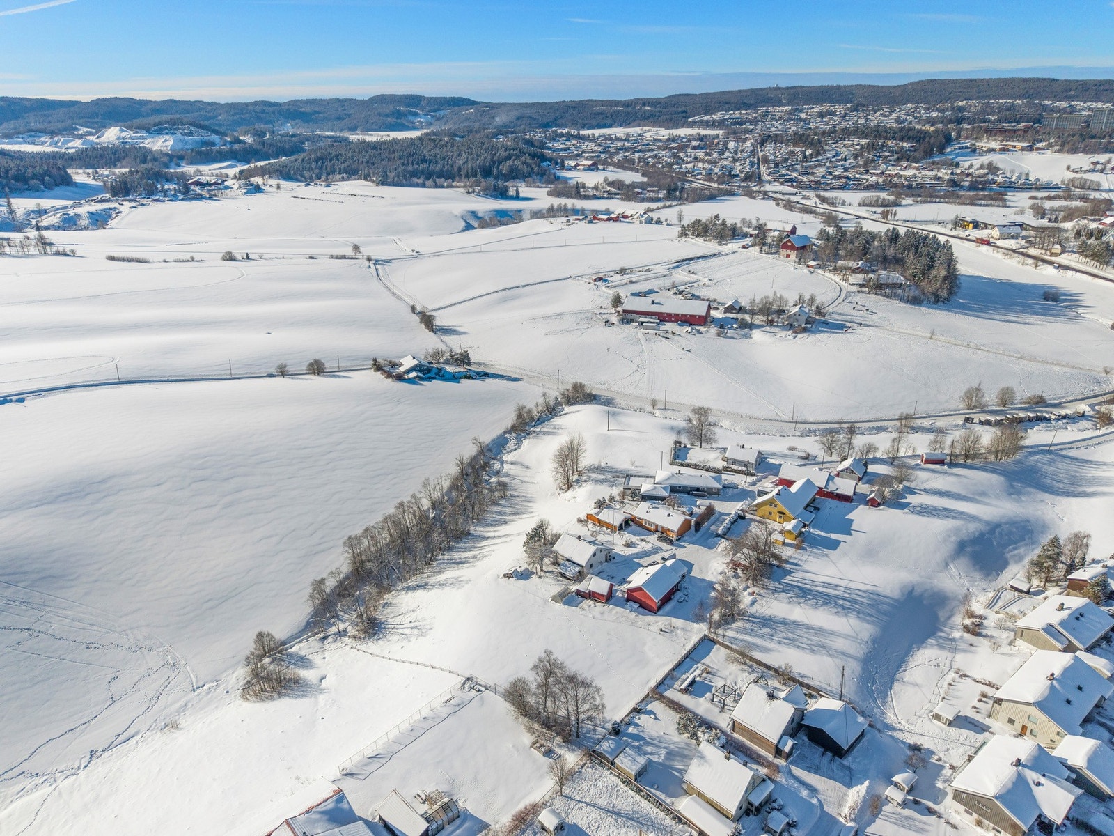 Området ligger i nærheten av Lørenskog kirke og Hammer ungdomsskole, og det er trygg og enkel adkomst til Finstad skole via sykkelsti. Galleribilde