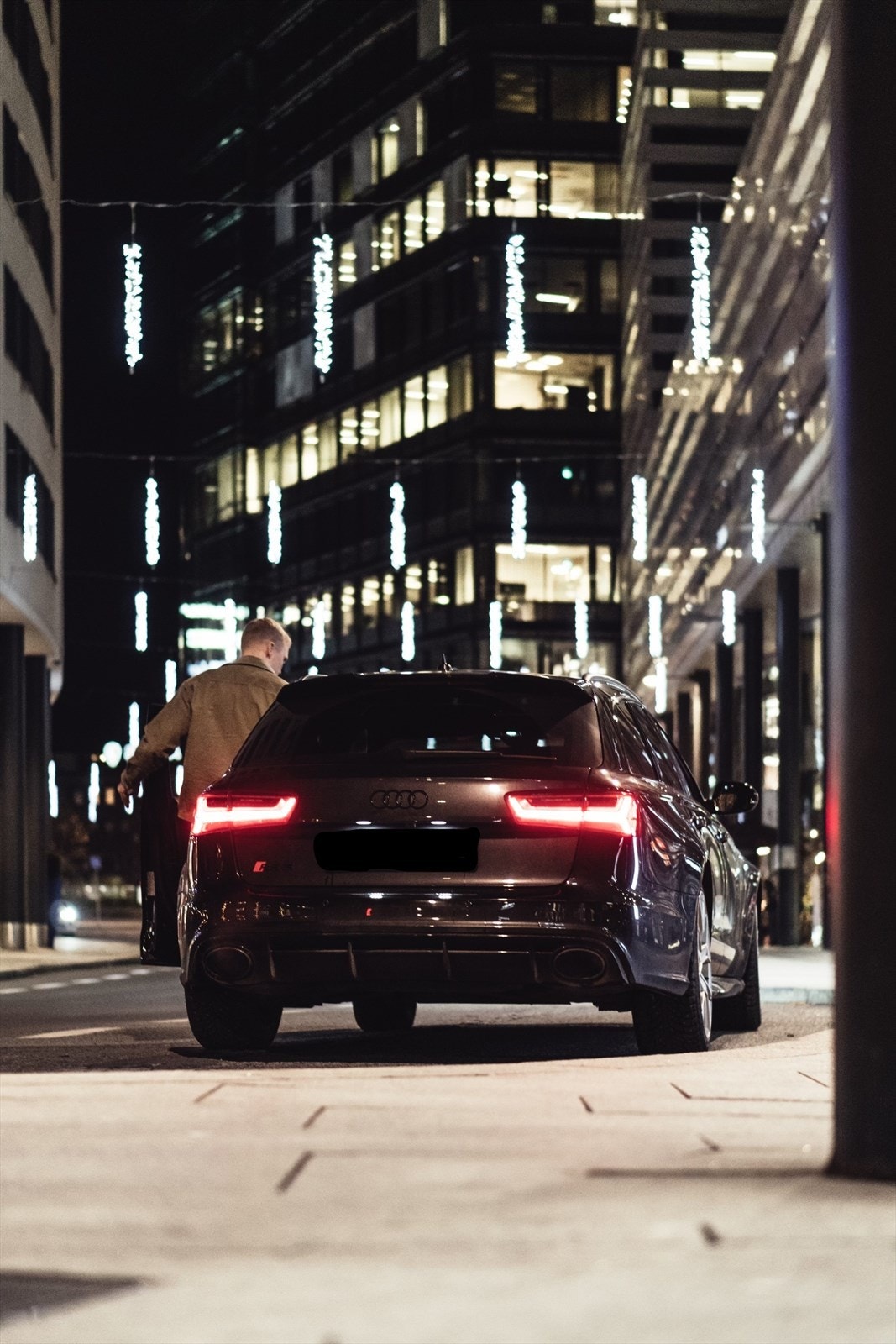 Garasjeplass med fjernstyrt garasjeåpner til salgs på Skøyen Galleribilde