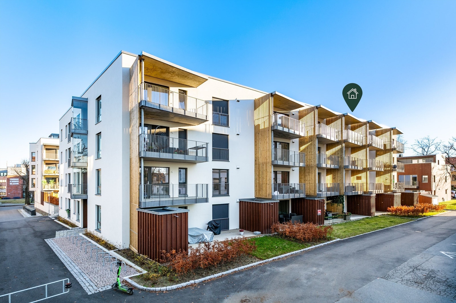 Blokken er den nyeste og siste i Skarmyrakvartalet, et helt nytt boligområde hvor du bor svært sentralt - midt i byen. Galleribilde