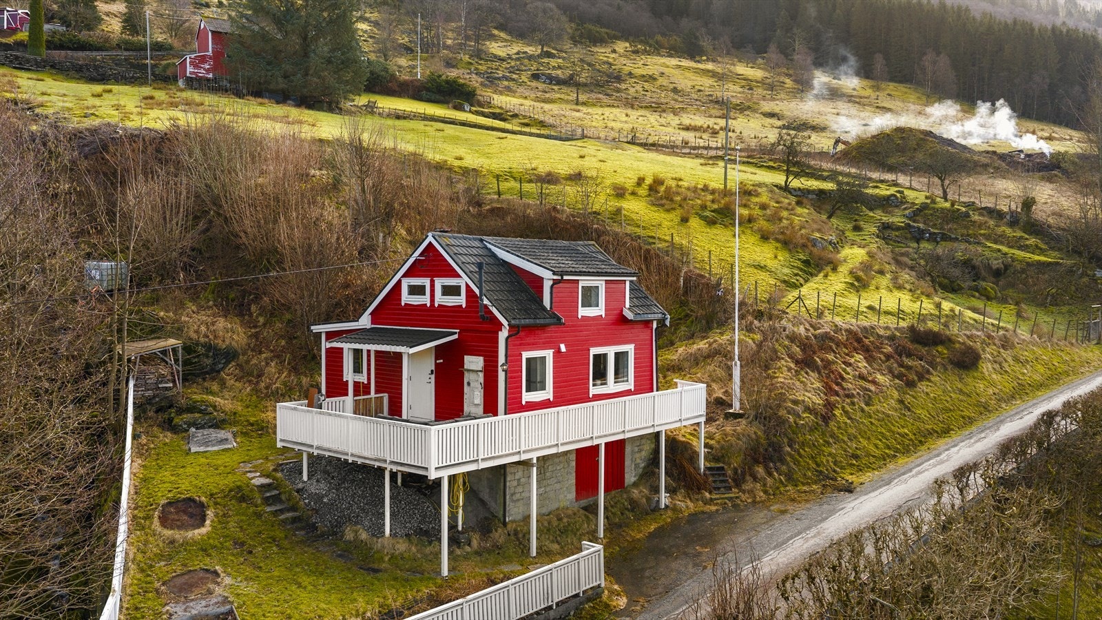 Velkommen til Strandsvegen 28 - presentert av Kristen Brekke i Meglerhuset Rele Galleribilde