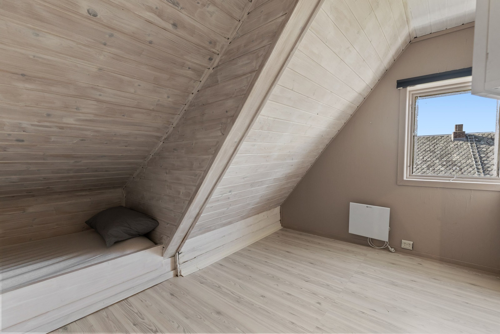 Det ene av de to innredede loftsrommene. Galleribilde