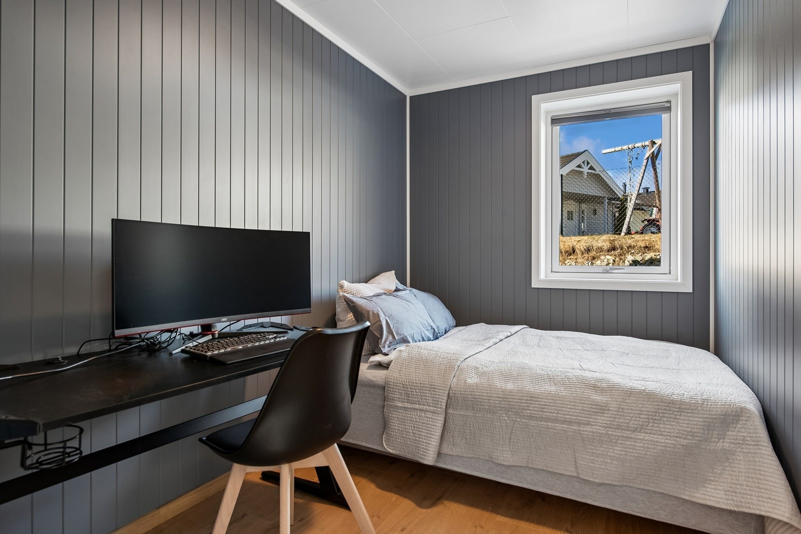 Det andre soverommet egner seg godt som barnerom, gjesterom eller kontor. Galleribilde