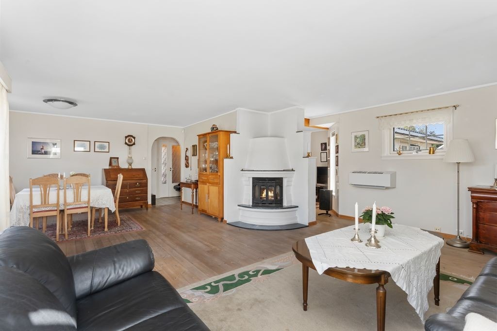 Vedovn og varmepumpe sikrer varmen på kaldere dager Galleribilde