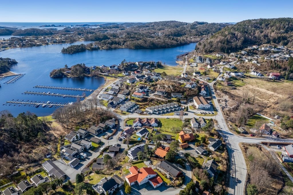 Sentral beliggenhet med flotte tur- og rekreasjonsområder i nærhet Galleribilde