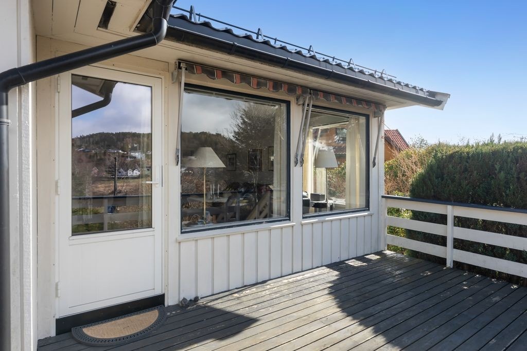 Fra stuen er det direkte adkomst til terrassen Galleribilde