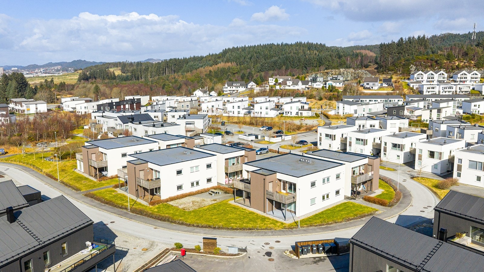 Coop Extra ligger kort gange unna leiligheten - meget praktisk i en hektisk hverdag Galleribilde