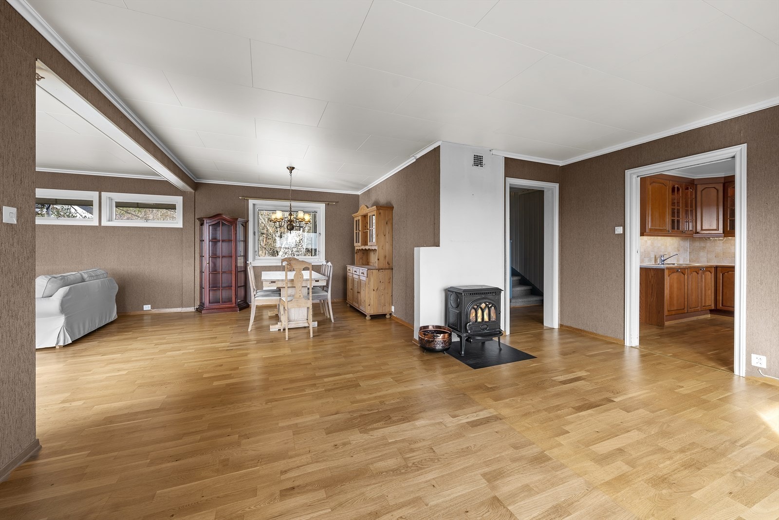 Meget romslig stue med flere soner Galleribilde