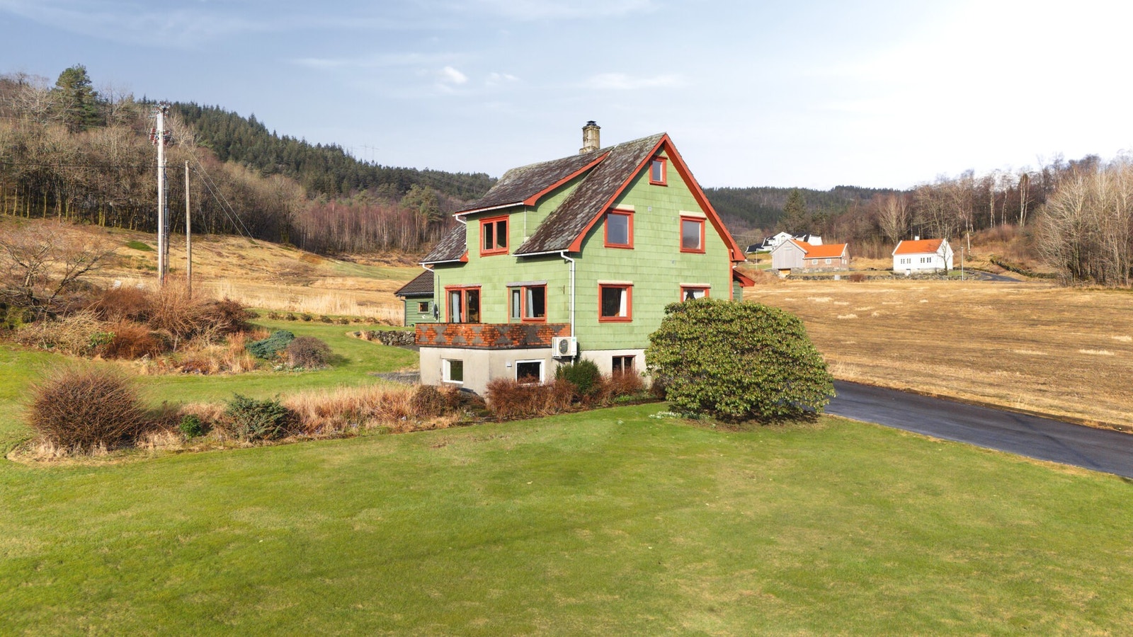 Velkommen til Eikanesvegen 21
Presentert av Leiv Helge Kaldheim v/Privatmegleren. Galleribilde