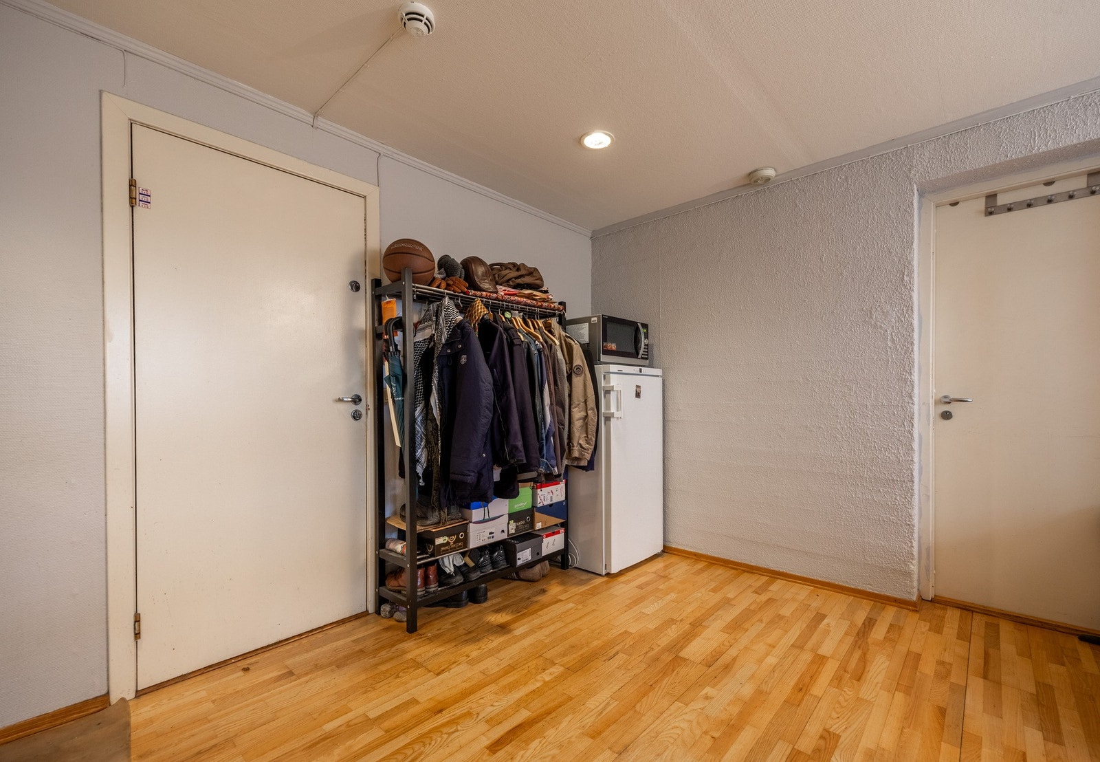 Entré med dørcalling. Galleribilde