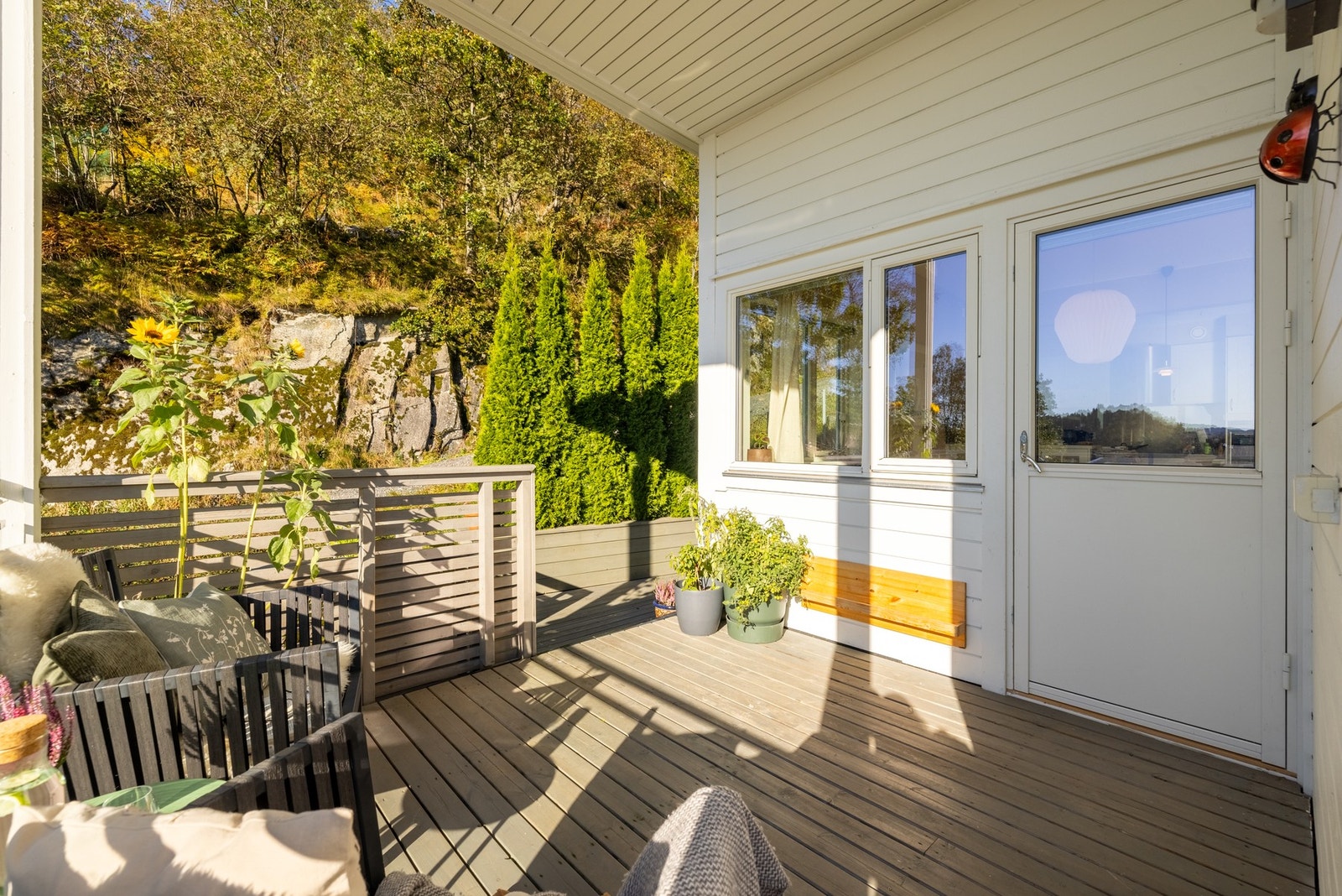 Balkongen måles til ca. 11 kvm. Galleribilde