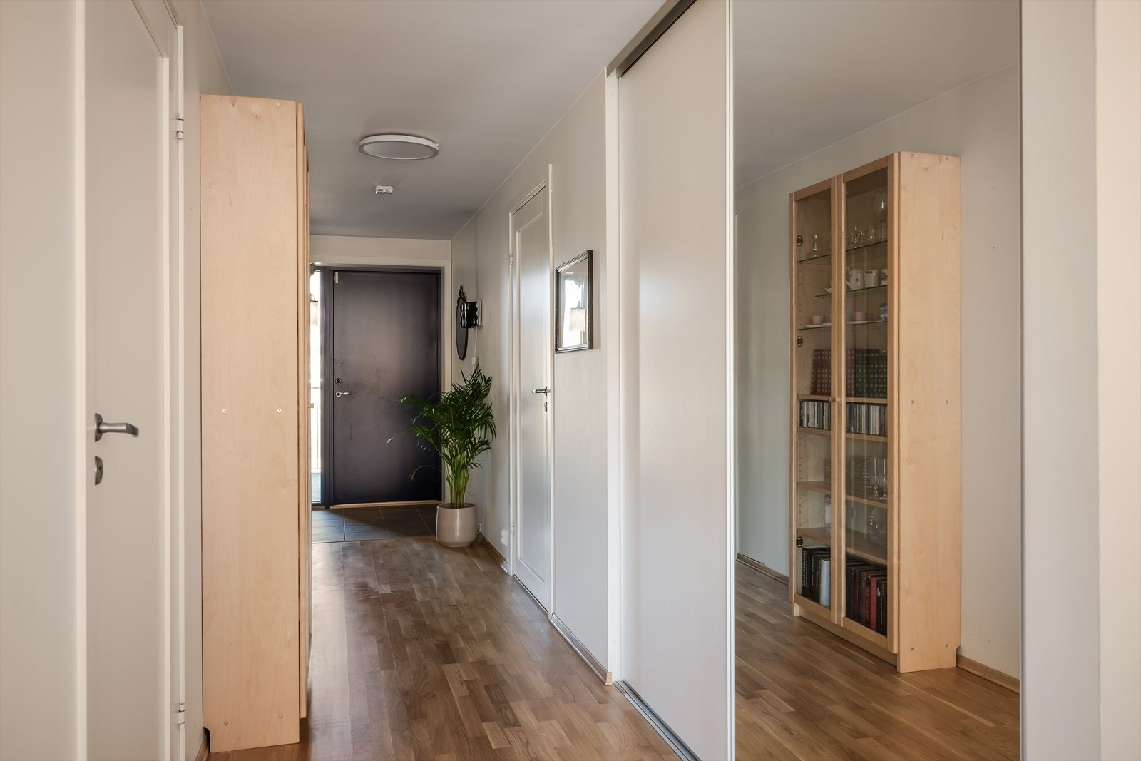 4432-3-1_034.jpg Galleribilde