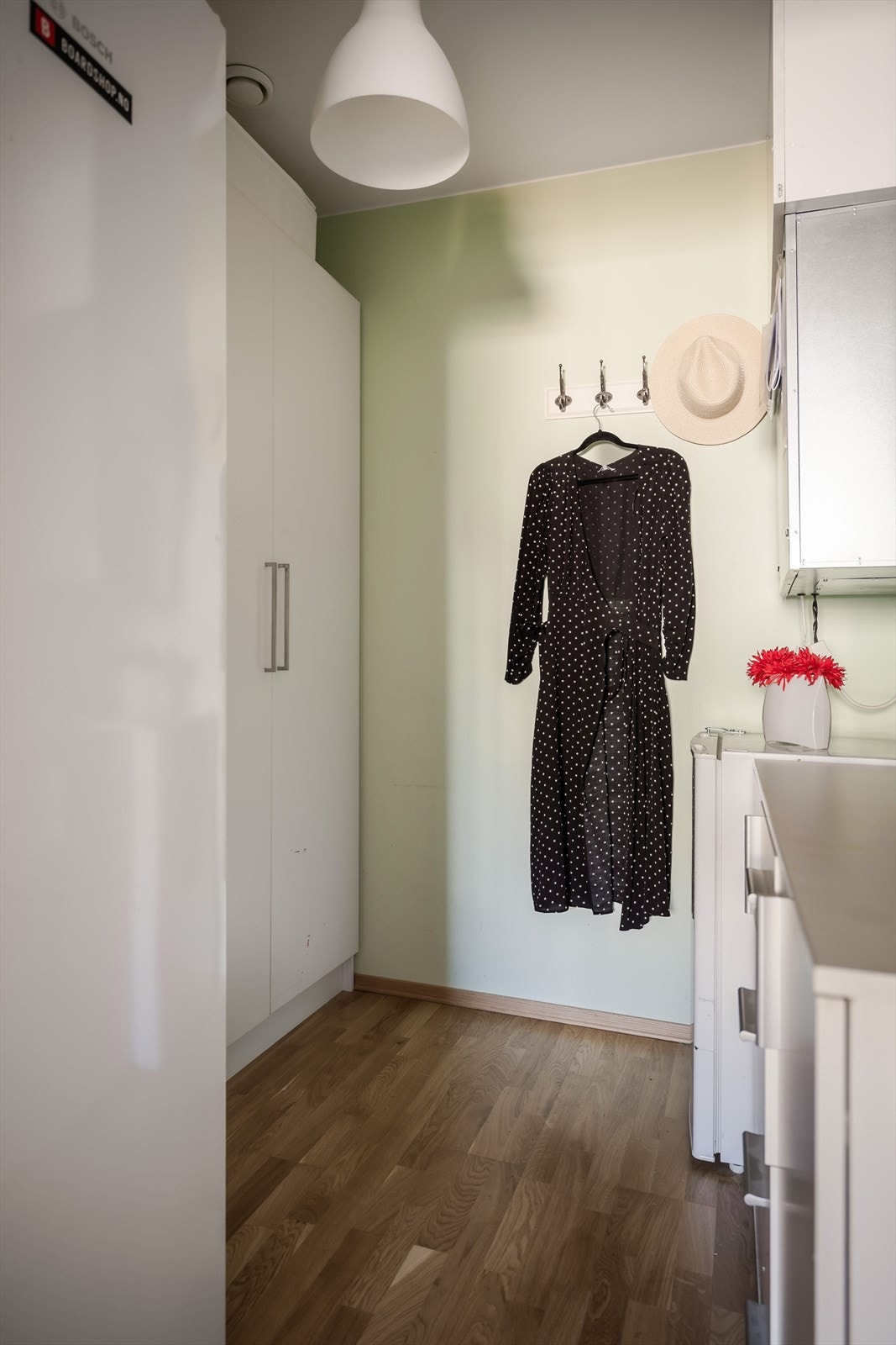 Bod/garderoberom. Galleribilde