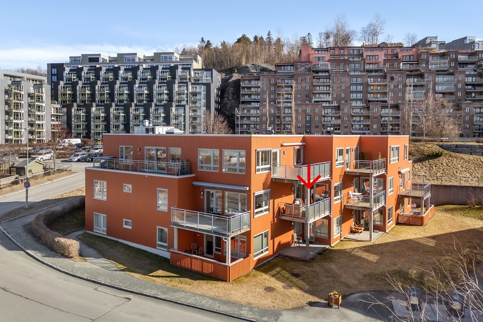 Leiligheten har en fin beliggenhet i byggets 2. etasje. Galleribilde