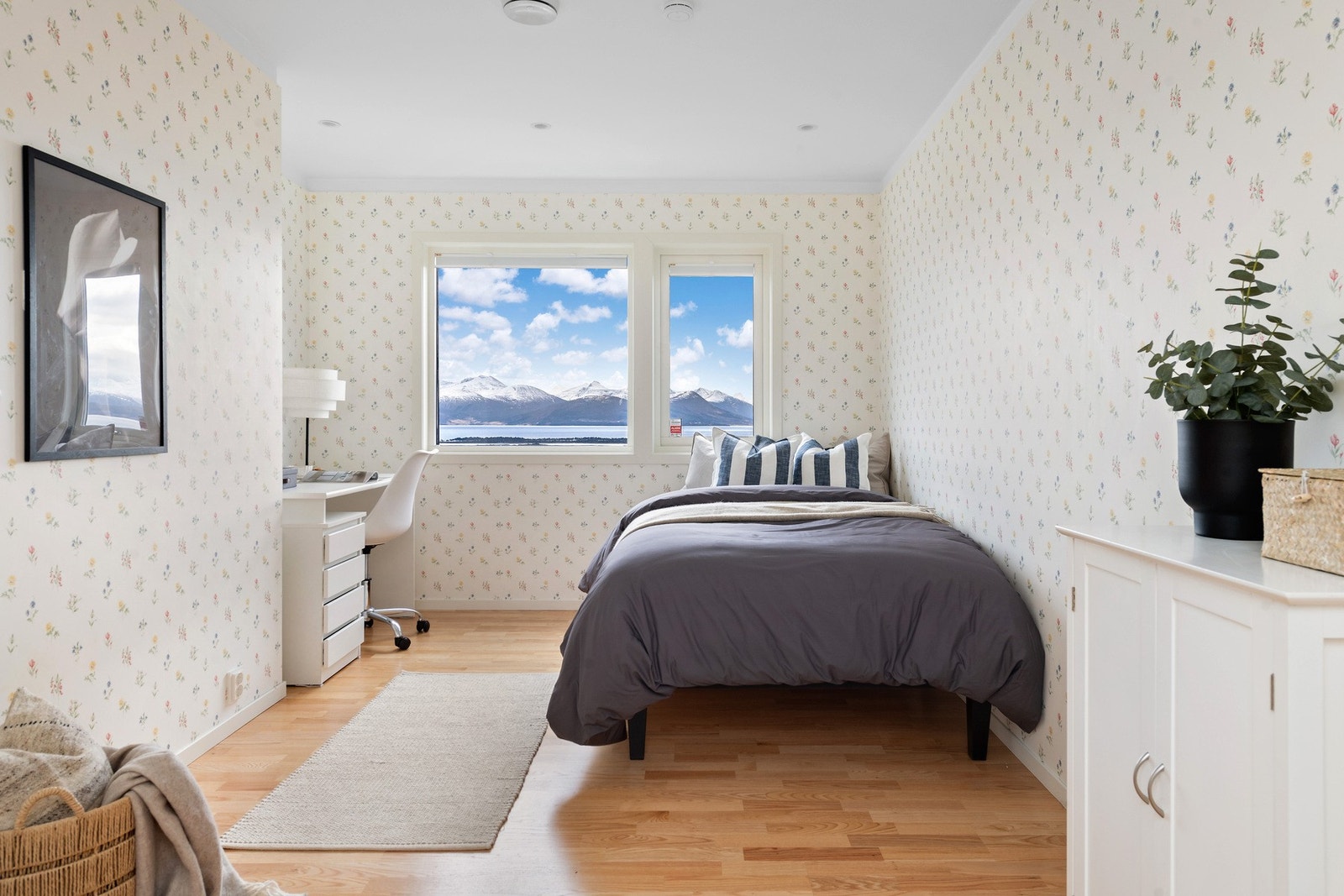 Soverom 3 - Lyst soverom med gode møbleringsmuligheter. Galleribilde