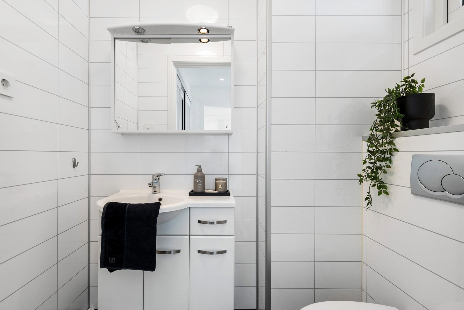 Boligen har gjestetoalett ved entré. Galleribilde