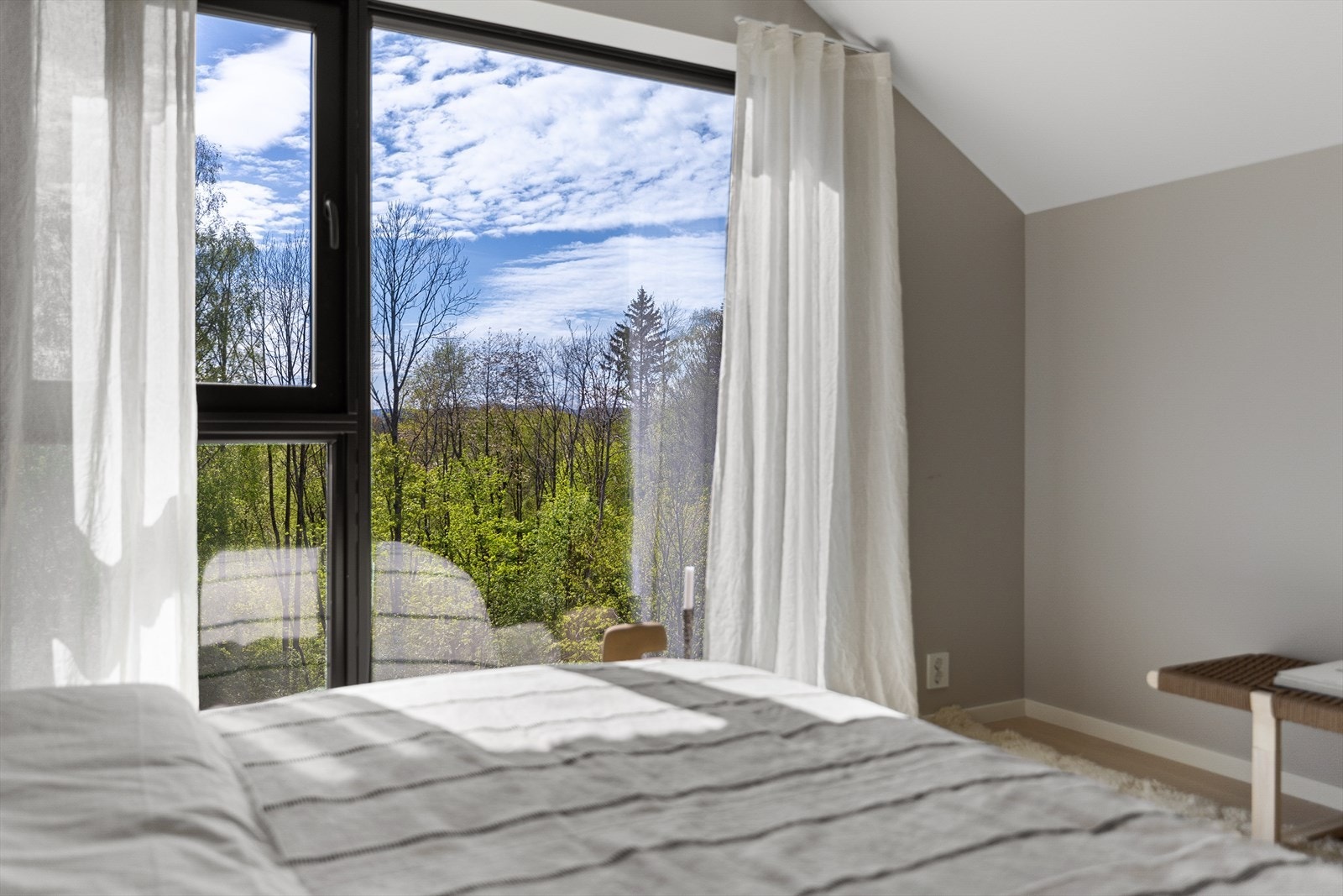 Flott utsikt fra hovedsoverom Galleribilde