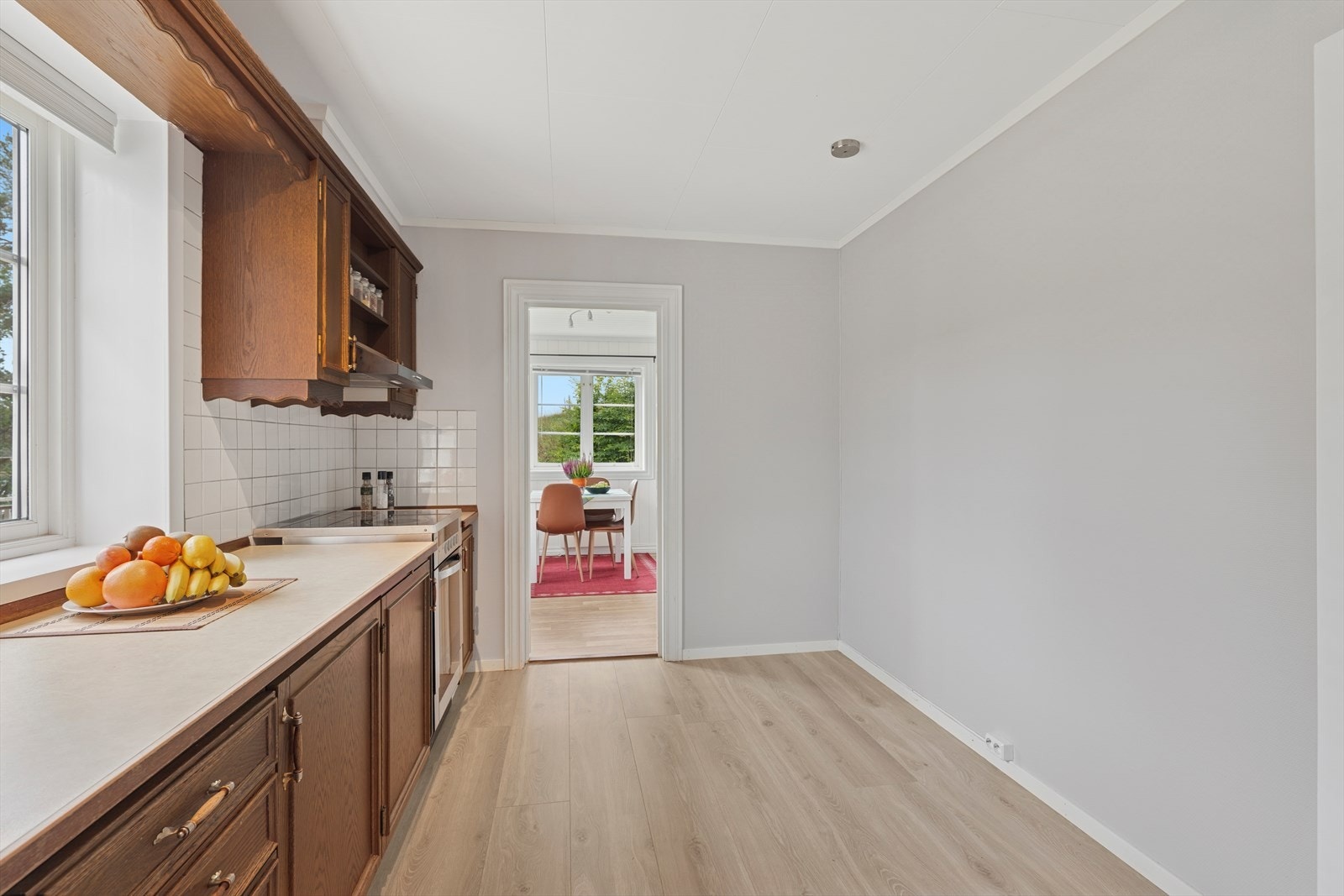 Det er også tilgang til et veldig anvendelig rom som selger har benyttet som spisestue. Galleribilde