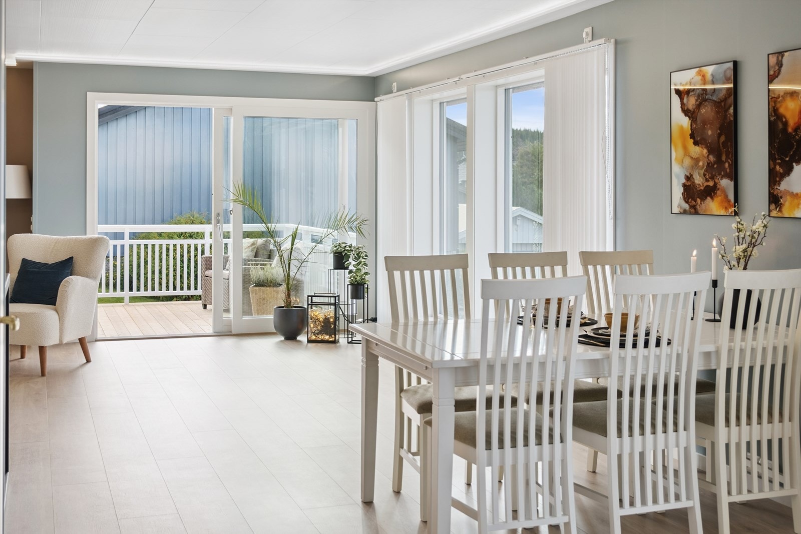 Stue med utgang terrasse Galleribilde