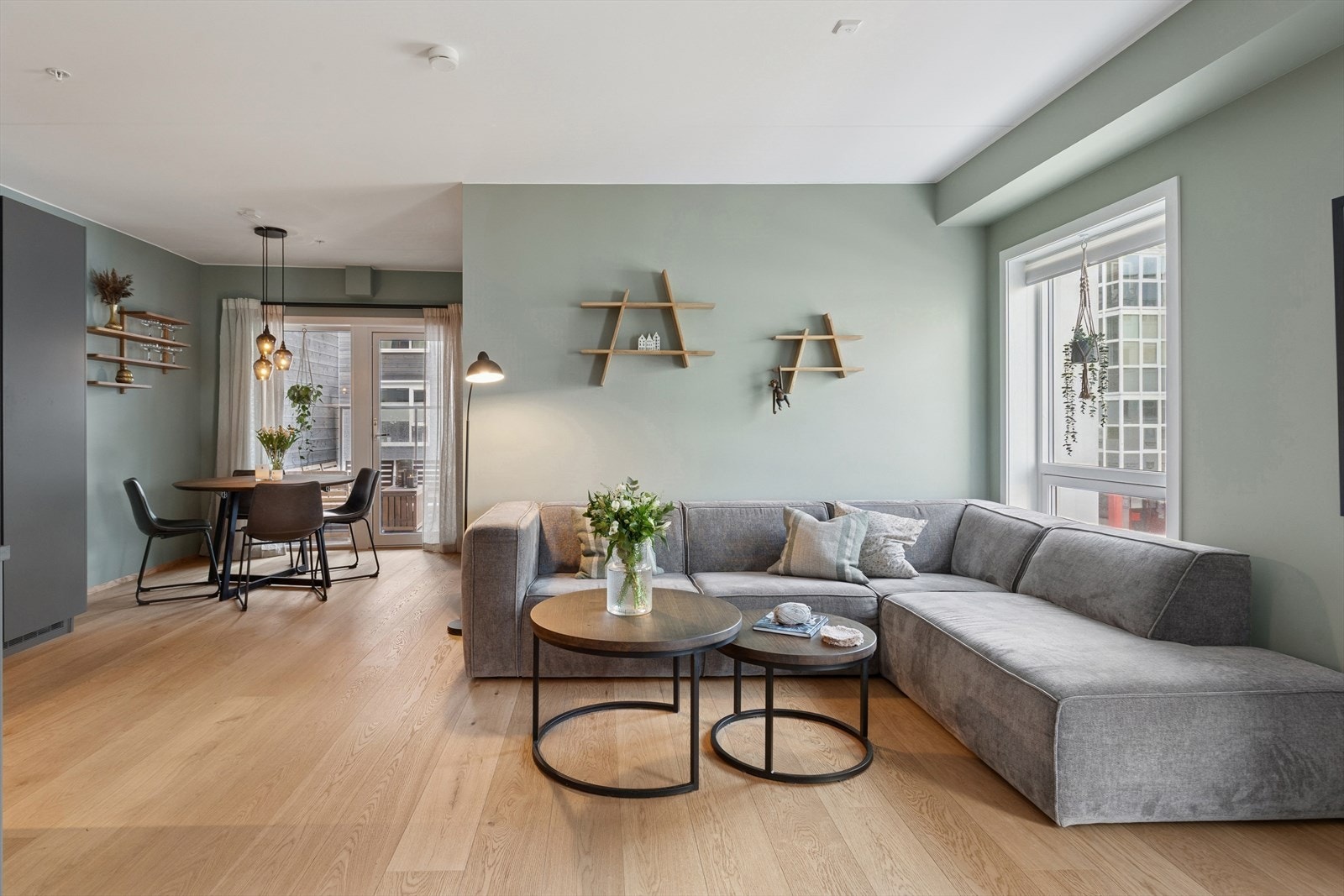 Smart planløsning som er både åpen og sosial, samtidig som hver sone er godt definert. Galleribilde