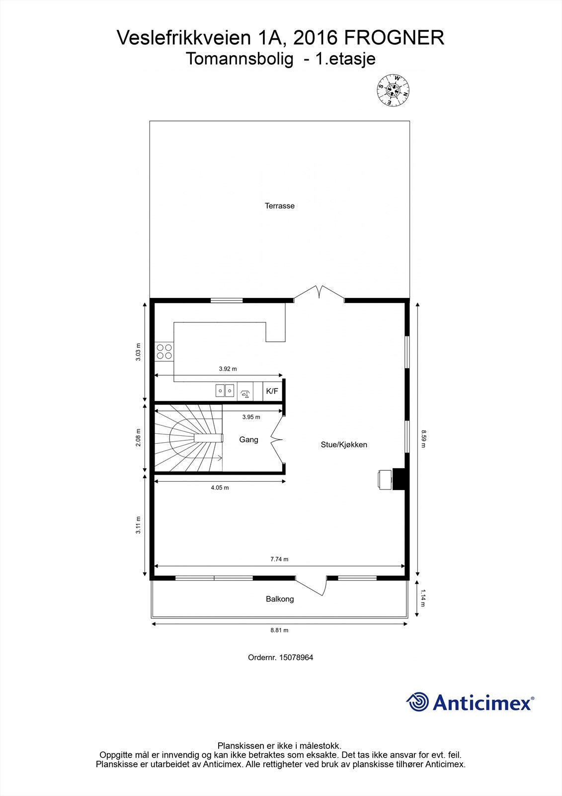 Hovedetasjen på 67 m² er boligens sosiale hjerte, med en åpen stue- og kjøkkenløsning og utgang til uteplasser på begge sider. Galleribilde