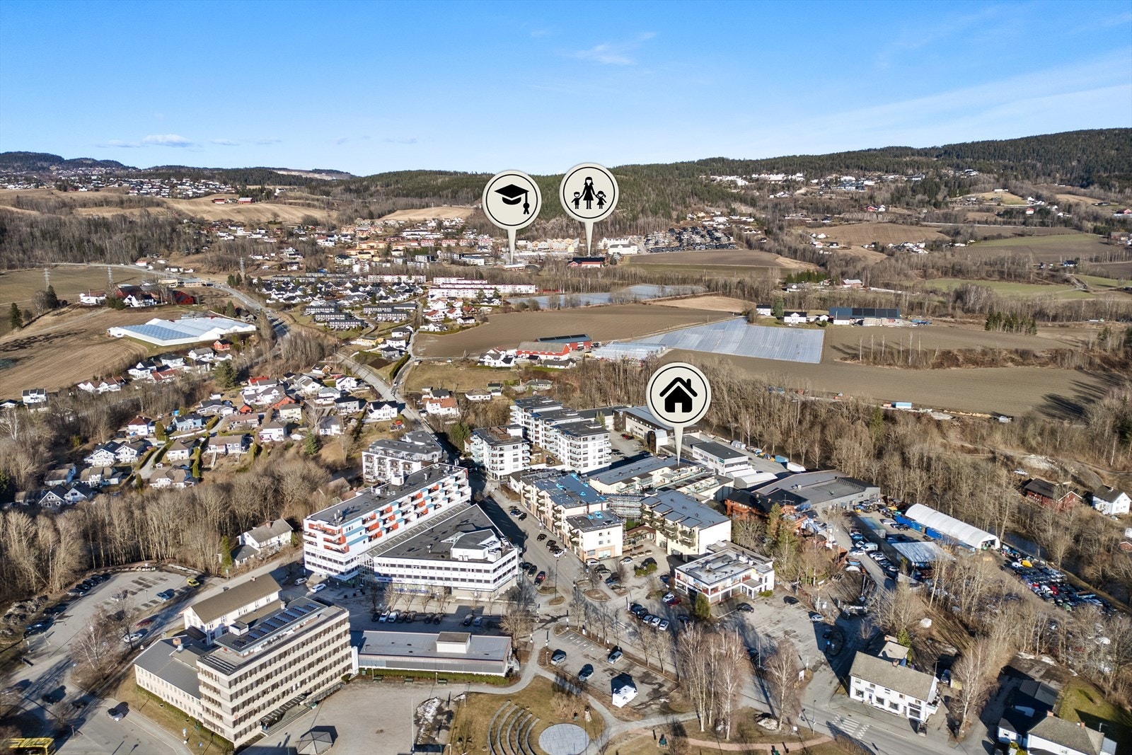 Stor romslig 4-roms topp-endeleil. på 160kvm i 4.etg | To balkonger | Heis| Garasje | Sentral! Galleribilde