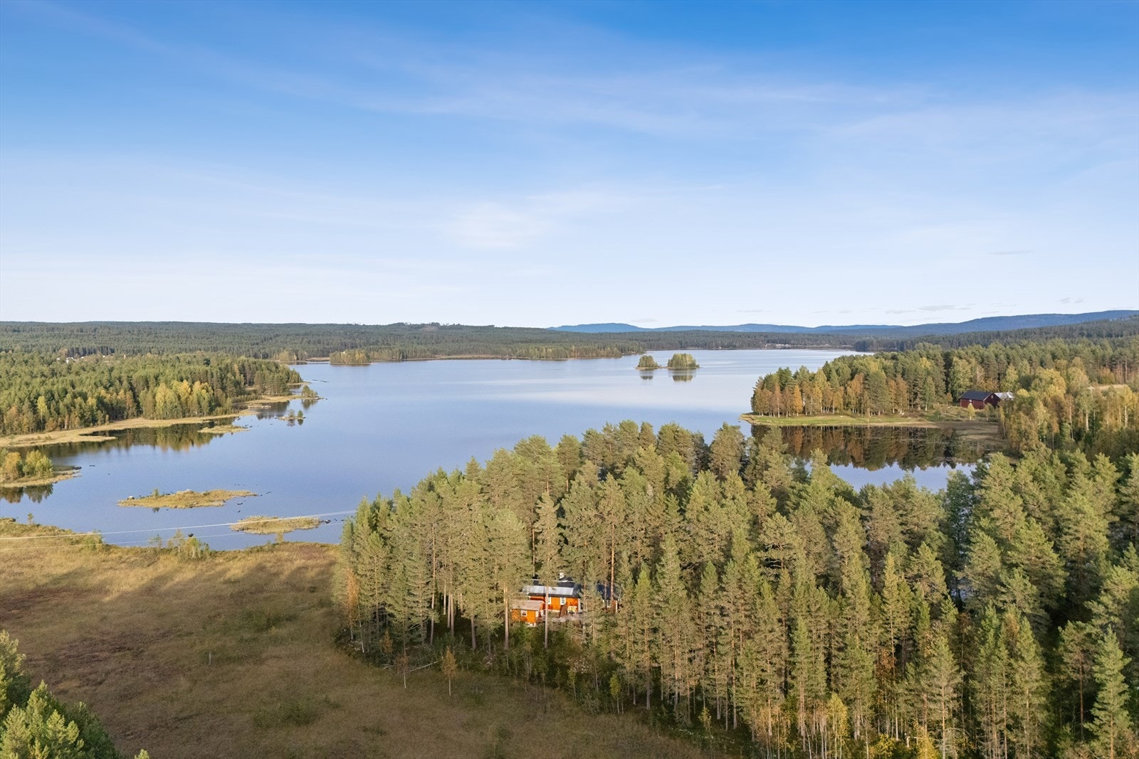 Om vinteren er nærmeste preparerte langrennsløype kun 187 meter unna, med tilgang til et stort løypenett. Galleribilde