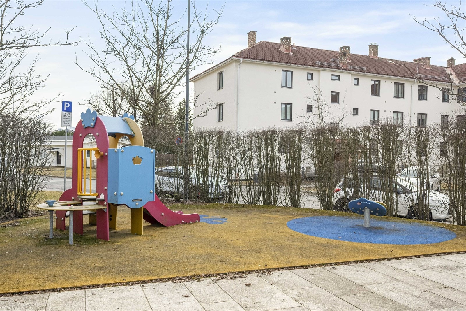 Med flere lekeplasser og nærhet til skoler og barnehager er dette et attraktivt område for barnefamilier. Galleribilde