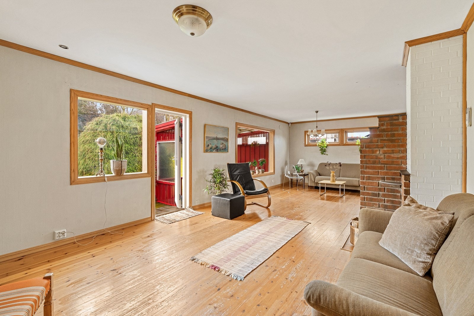 Byggeår fra 1960 med enkelte modernisering og oppgraderinger senere tid Galleribilde