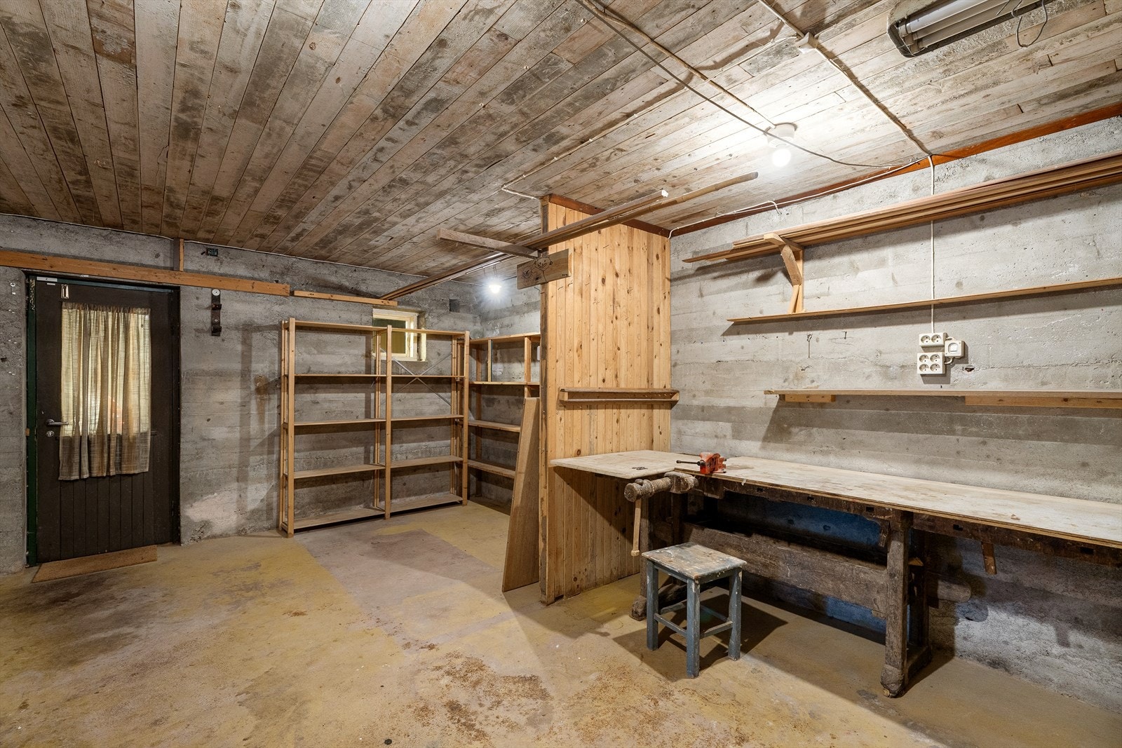 Inngang fra garasje og inn til boligen. Galleribilde