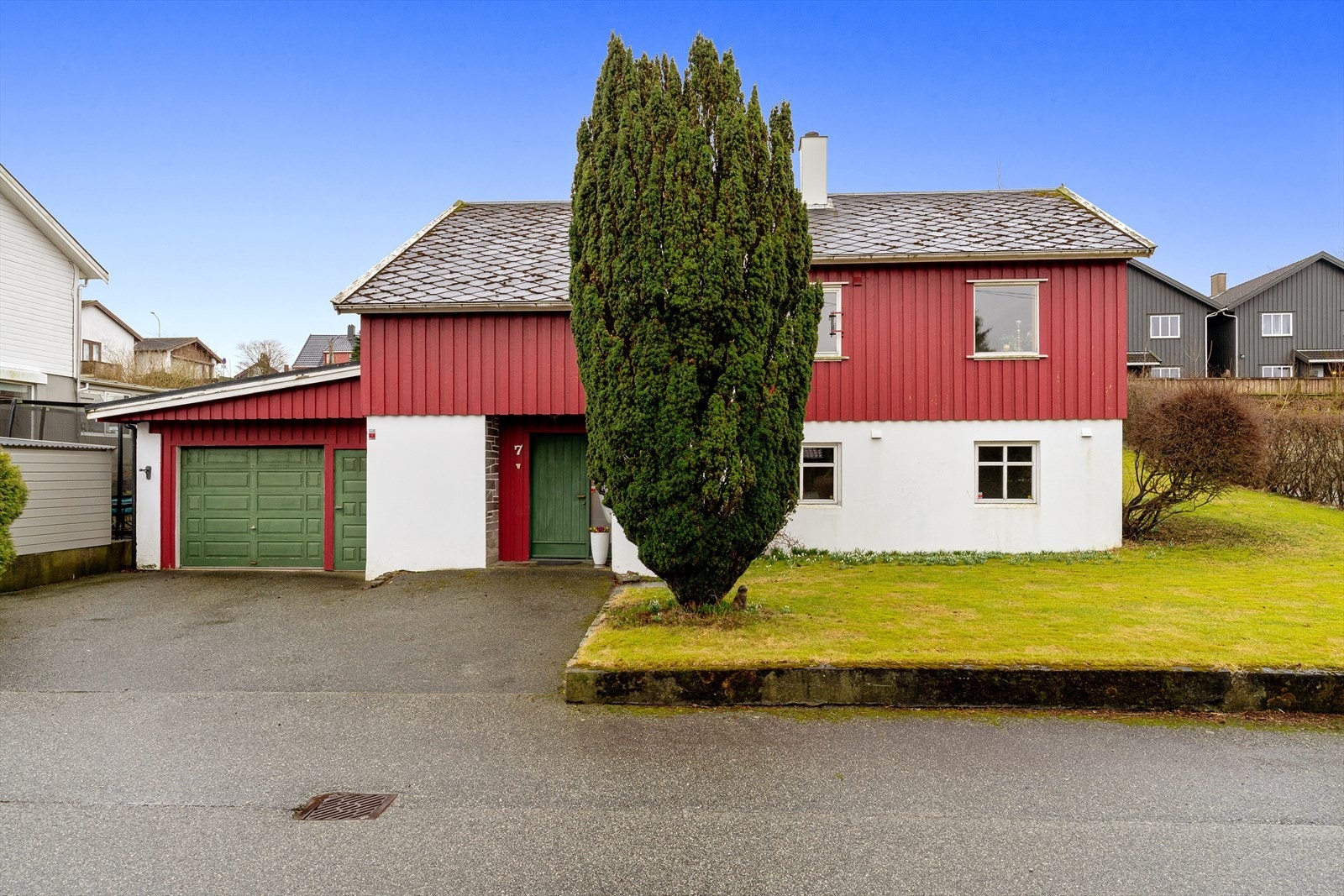 Eiendom med stor tomt på 784 kvm i etablert boligområde på Bryne Galleribilde