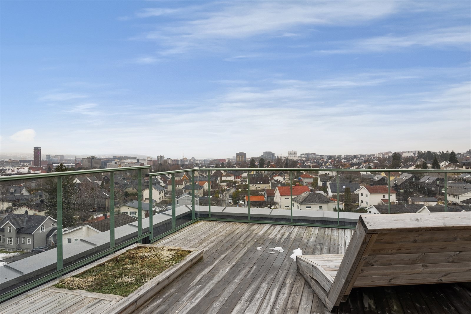 Her bor man i et moderne og voksende byområde som kombinerer urbane kvaliteter med nærhet til grøntområder. Galleribilde