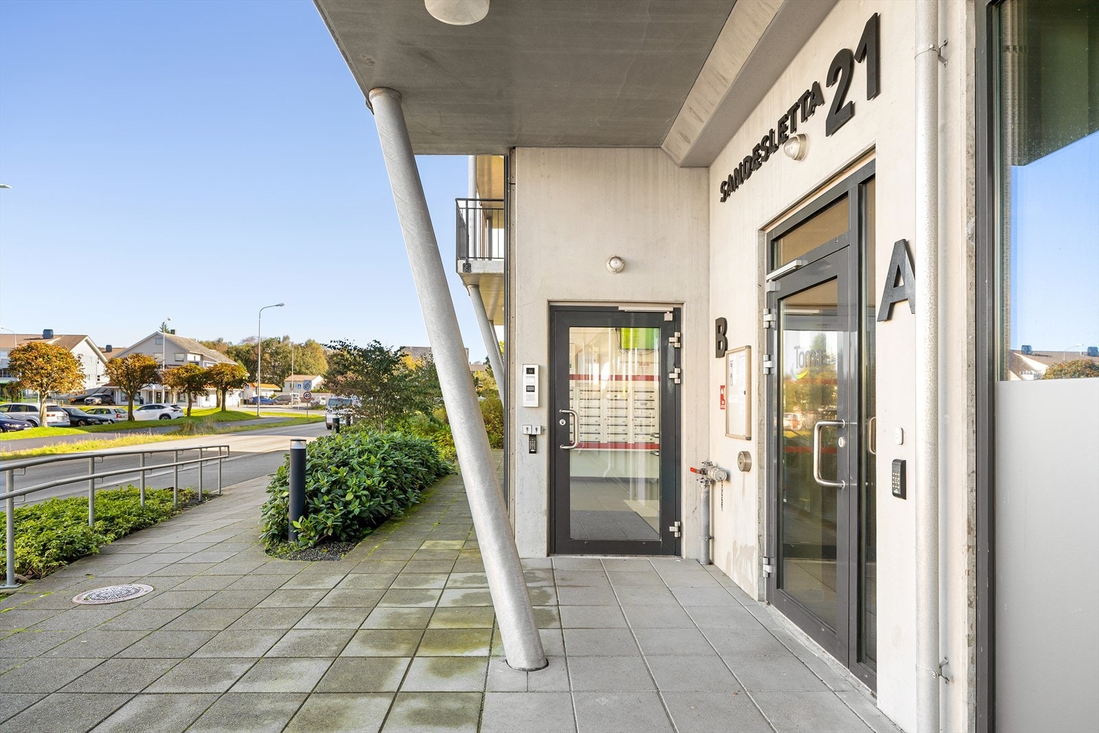 Utvendig inngangsparti. Galleribilde